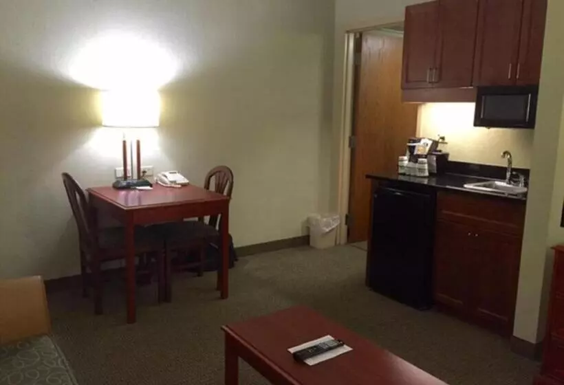 身障者適用キングサイズベッドルーム, Holiday Inn Memphis University Of Memphis, An Ihg