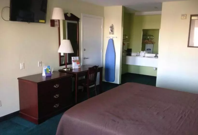 キングサイズベッドのデラックススイート, Howard Johnson By Wyndham Grand Prairie Near Lone Star Park