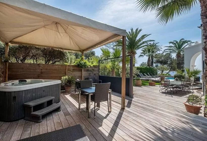 オーシャンビュージュニアスイート, La Villa Mauresque