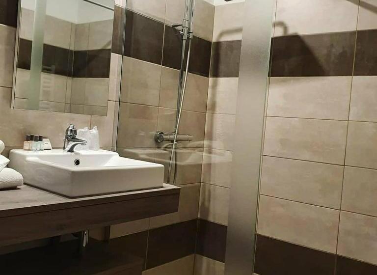 غرفة قياسية ثلاثية مزودة بتراس, Le Mas Des Laurels