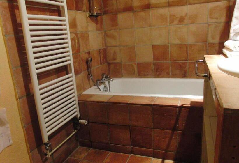 غرفة قياسية, Le Mas Des Laurels