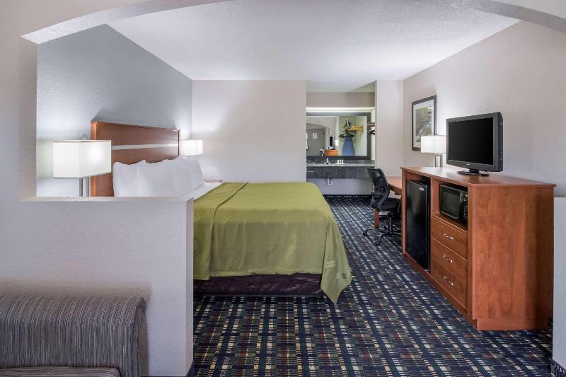 غرفة قياسية سرير كينج, Quality Inn