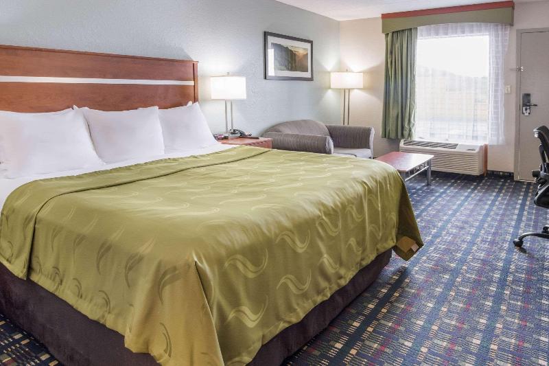 غرفة قياسية سرير كينج, Quality Inn