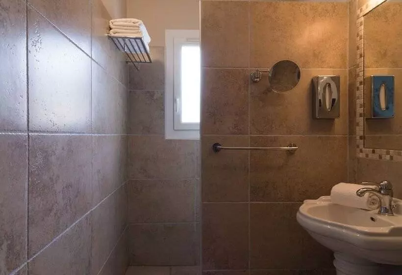 スタンダードトリプルルーム, The Originals Boutique, Hôtel Du Parc, Cavaillon