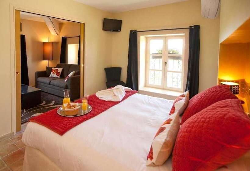 جناح جونيور, Villa Augusta