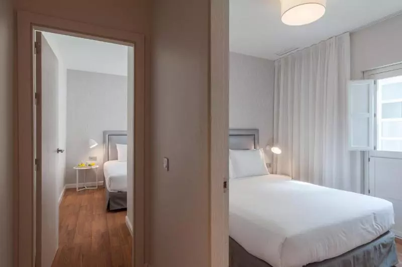 キングサイズベッドのデラックスルーム, Wingate By Wyndham Grove City