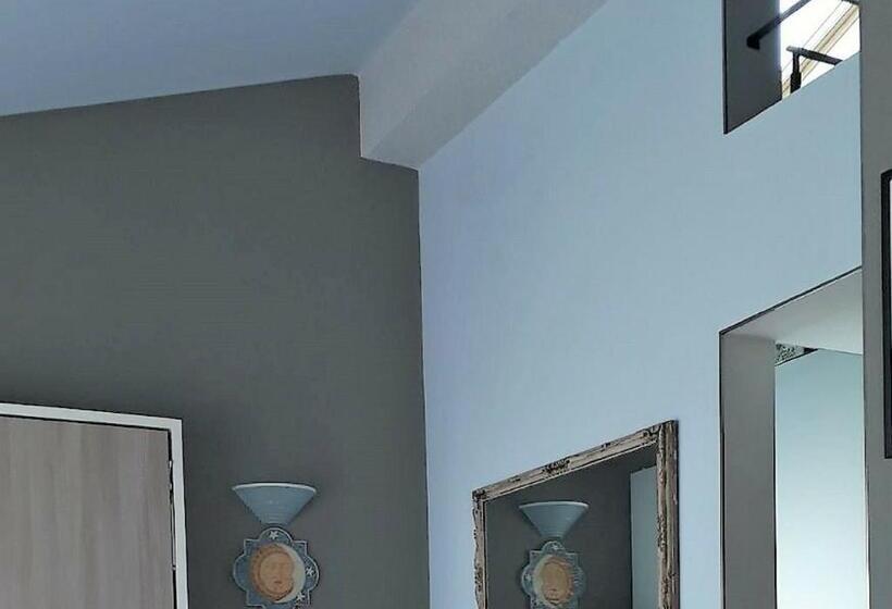 דירת חדר, Addaura Village E Congressi