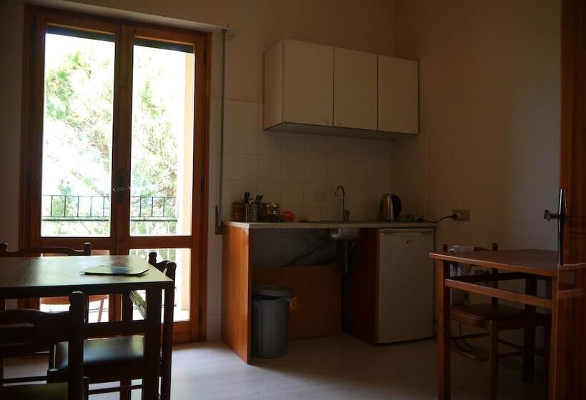 اتاق استاندارد یک تخته با بالکن, Albergo Villa Marina