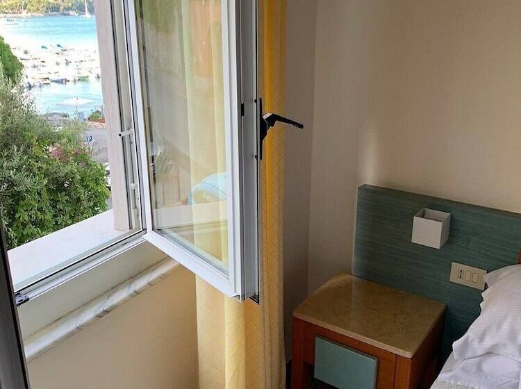 اتاق استاندارد با چشمانداز دریا, Belvedere