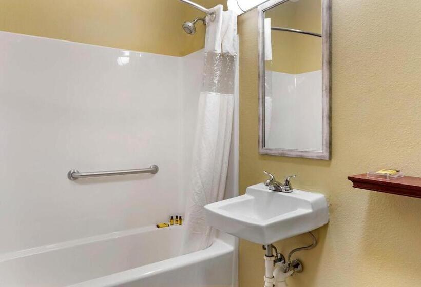 Номер Стандарт Адаптированный для Инвалидов, Best Western Plus Wilmington/carolina Beach