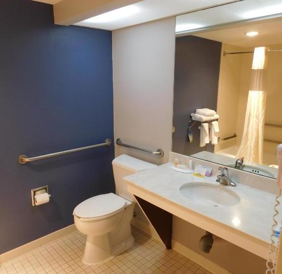 身障者適用スタンダードルーム, Days Inn By Wyndham Fargo