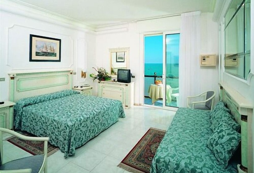 스탠다드 트리플 룸, Grand Hotel Michelacci