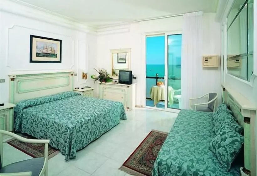 اتاق استاندارد سه نفره, Grand Hotel Michelacci