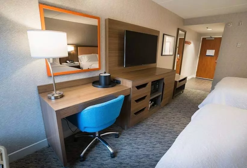 ２ダブルベッドのスタンダードルーム, Hampton Inn Clarks Summit