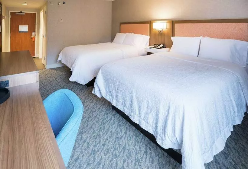２ダブルベッドのスタンダードルーム, Hampton Inn Clarks Summit