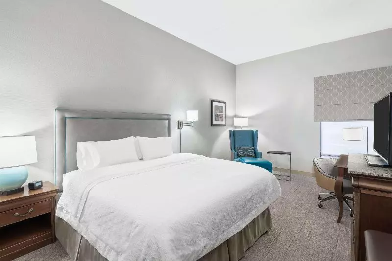 Standard-huone King-vuode, Hampton Inn Hartford/airport
