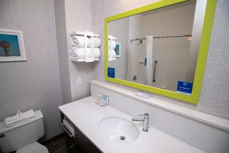 キングサイズベッドのスイートルーム, Hampton Inn Pickwick Damat Shiloh Falls