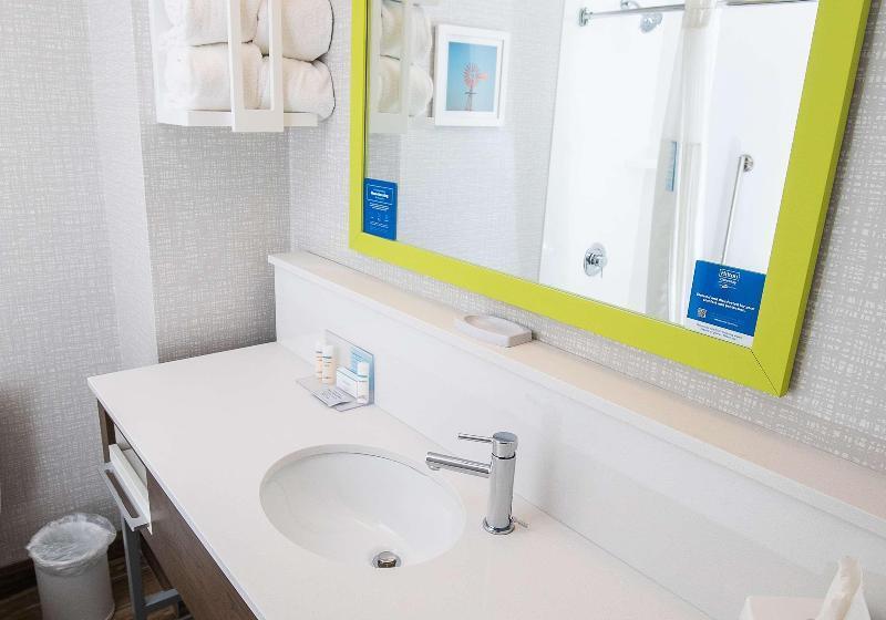 غرفة قياسية سرير كينج لذوى الإحتياجات الخاصة, Hampton Inn Pickwick Damat Shiloh Falls