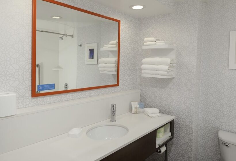 Люкс, Hampton Inn & Suites Concord/charlotte