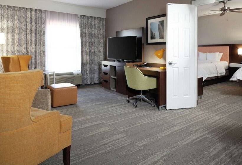 Люкс, Hampton Inn & Suites Concord/charlotte