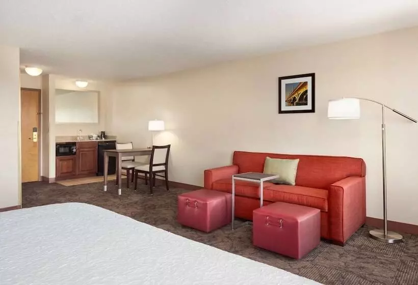 استودیوی استاندارد, Hampton Inn & Suites Detroit/sterling Heights