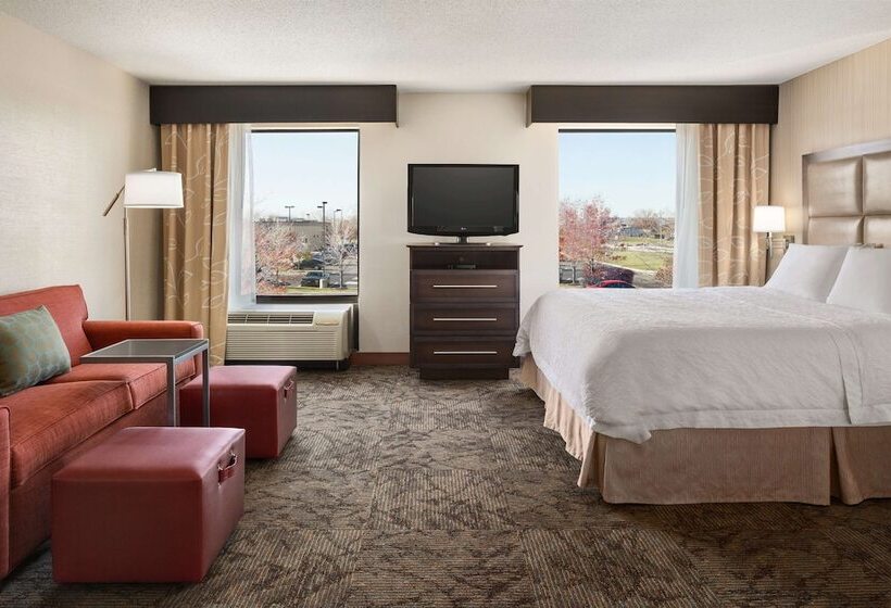 스탠다드 스튜디오, Hampton Inn & Suites Detroit/sterling Heights