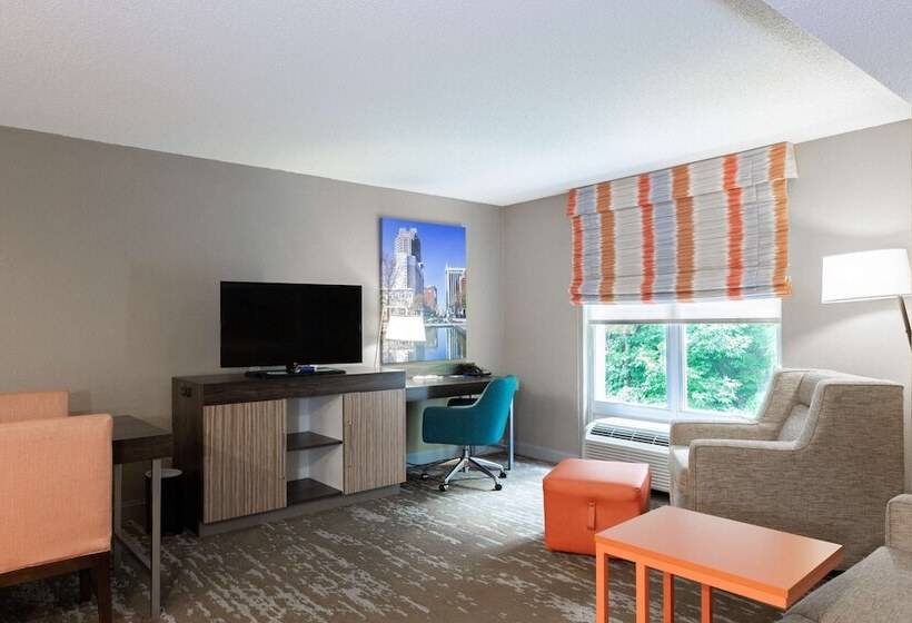 جناح, Hampton Inn & Suites Raleigh Cary Lenovo Center