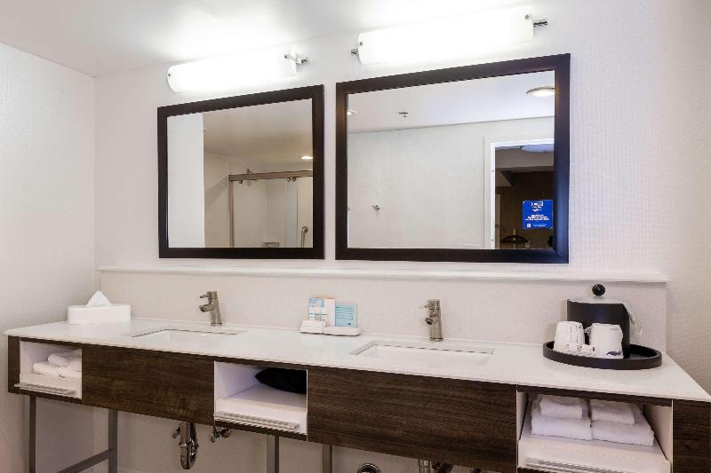 스위트 킹사이즈 침대, Hampton Inn & Suites Raleigh Cary Lenovo Center