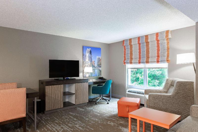 스위트, Hampton Inn & Suites Raleigh Cary Lenovo Center