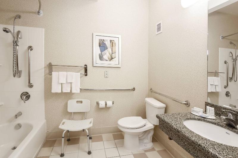 غرفة قياسية سرير كينج, Hampton Inn & Suites Raleigh Cary Lenovo Center