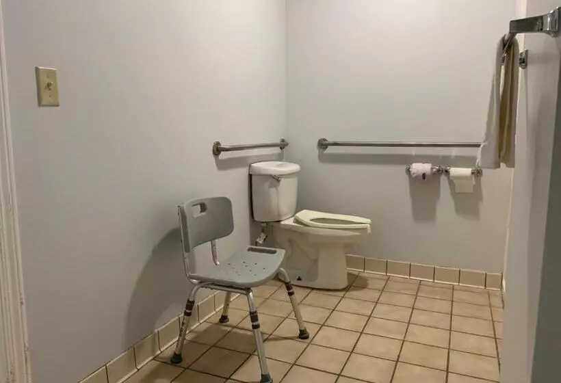 身障者適用キングサイズベッドルーム, Key West Inn  Childersburg