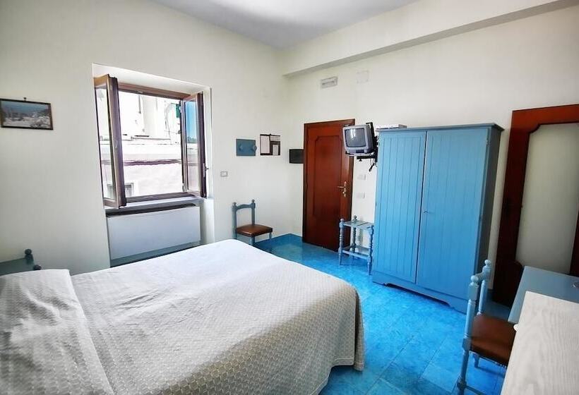 غرفة قياسية, La Certosa