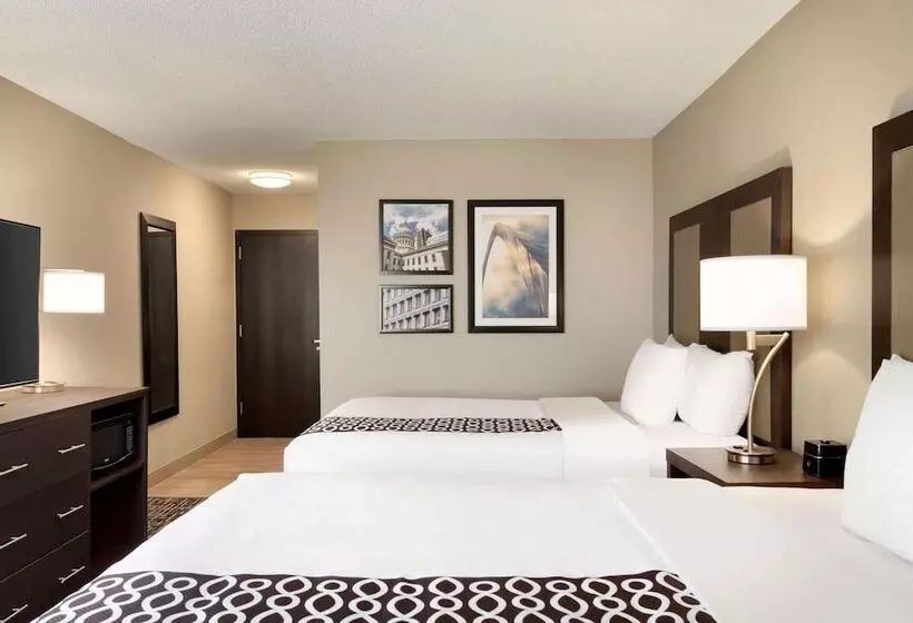 اتاق استاندارد با 2 تخت دوبل, La Quinta Inn & Suites By Wyndham St Louis Route 66