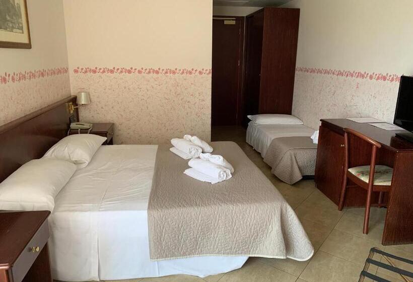 三人经典房间, Park Hotel Imperatore Adriano