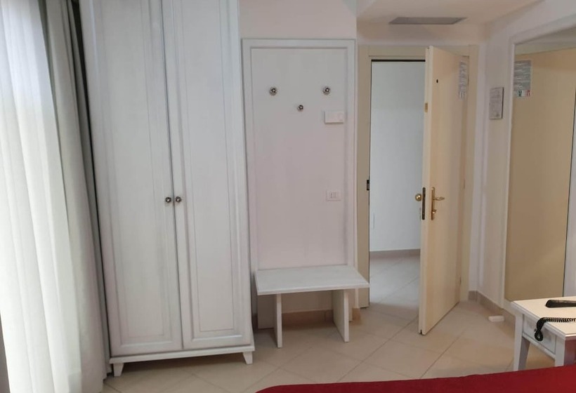 غرفة قياسية, Pigalle