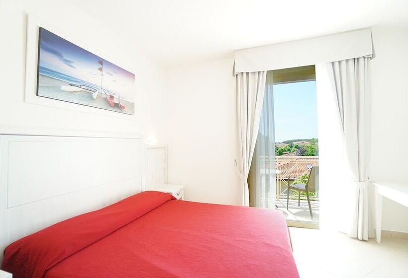 غرفة قياسية ثلاثية, Pigalle