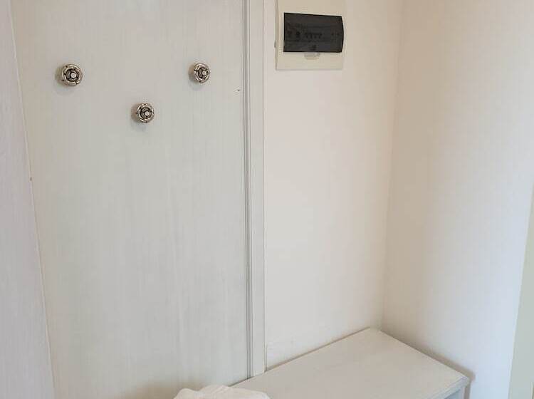 غرفة قياسية ثلاثية, Pigalle