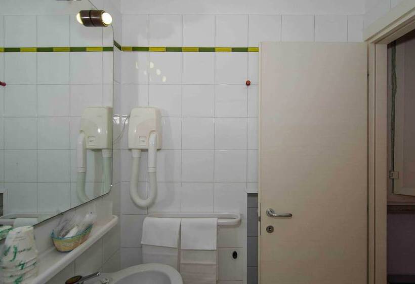 اتاق استاندارد چهار تخته, Rex