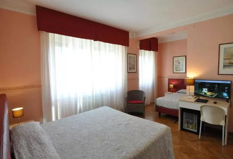 Standard Kolmen Hengen Huone, Sole Mare
