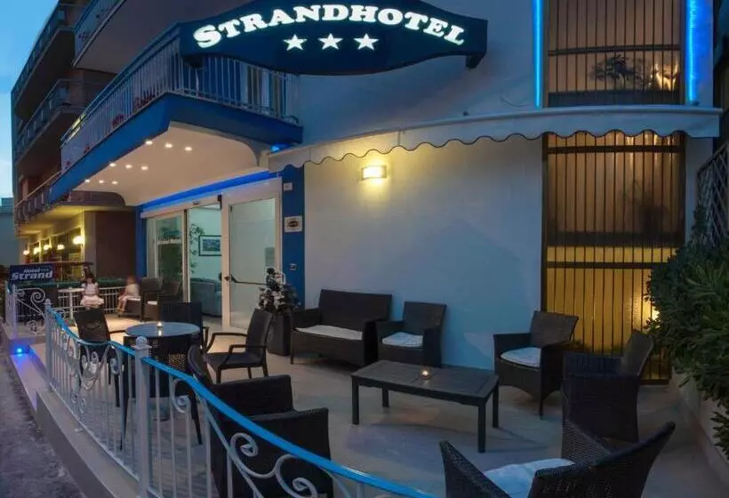 スタンダードトリプルルーム, Strand