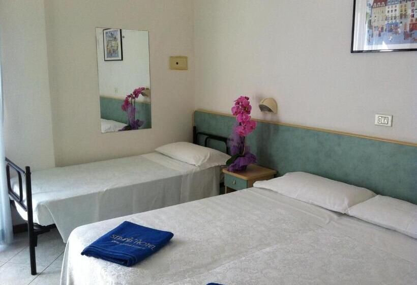 Номер Стандарт Трехместный, Strand