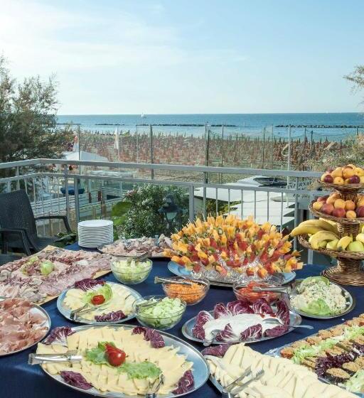 Четырехместный Номер Стандарт, Strand
