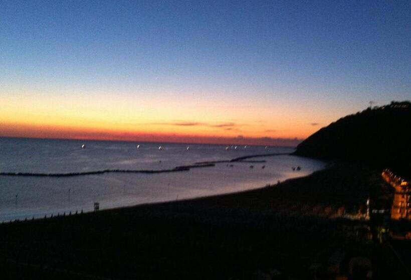 Triple Room Sea View, Strand