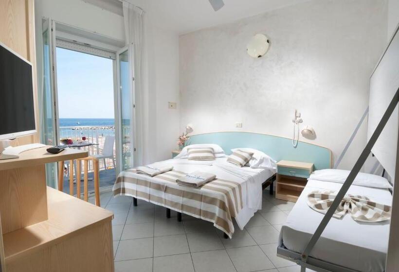 Triple Room Sea View, Strand