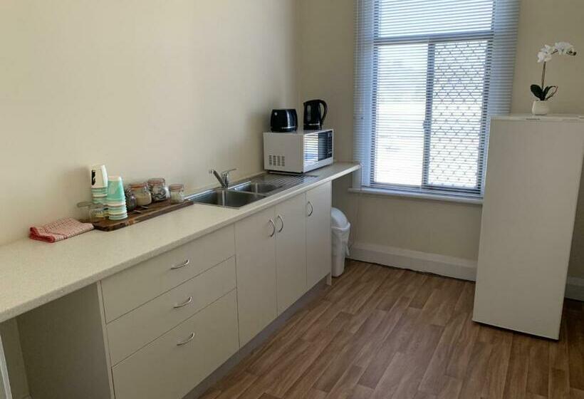 חדר אקונומי יחיד, Donnybrook Hotel Wa