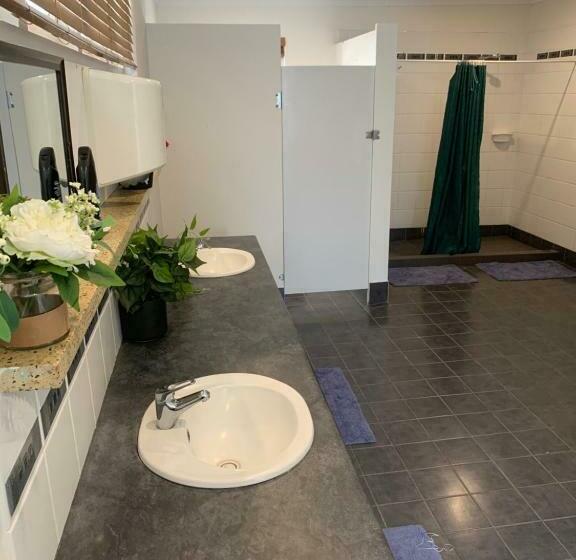 חדר אקונומי יחיד, Donnybrook Hotel Wa