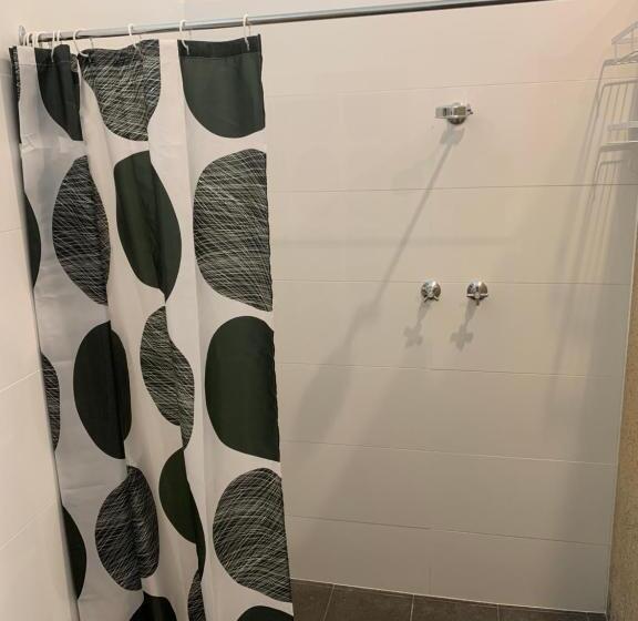 חדר אקונומי, Donnybrook Hotel Wa