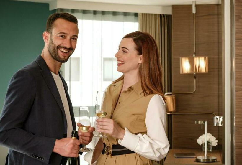 اتاق استاندارد با تخت بزرگ, Hyatt Regency Malta