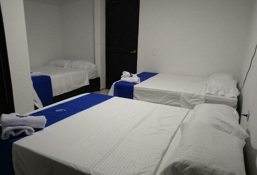 غرفة عائلية, Cosmos Tatacoa