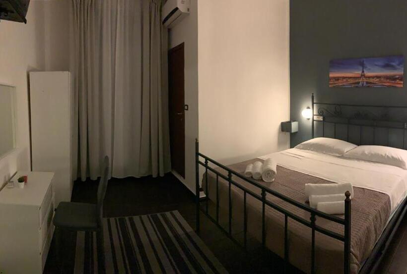 اتاق سوپریور, Neyra Beach